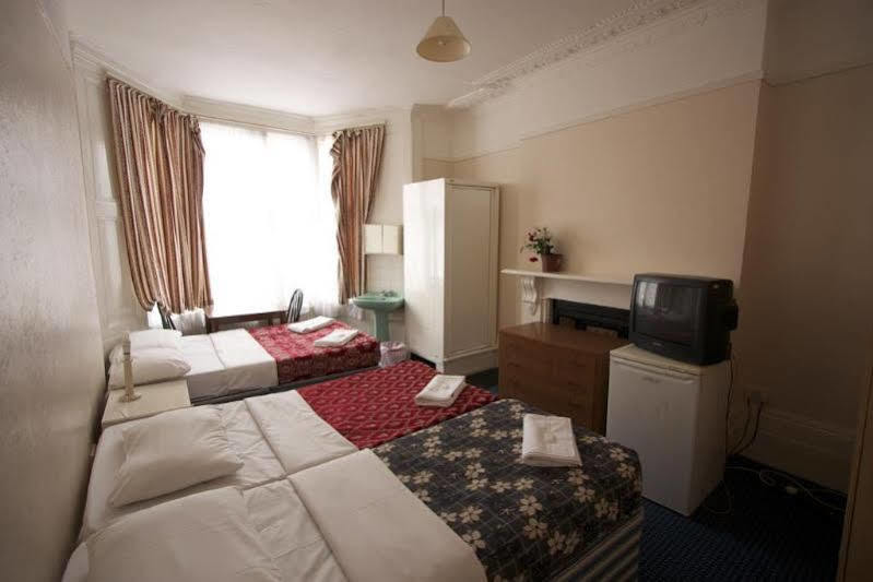 Plaza Hotel London Exterior photo